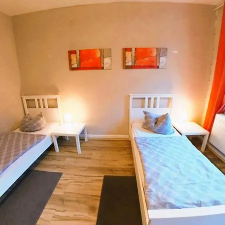 Worker & Monteur - Haus Burgstadt - Grill & Bundesliga * Altena